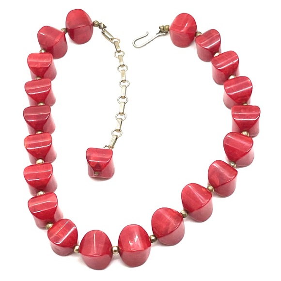 Stunning Cherry Red Swirl Bakelite Necklace - Picture 1 of 10